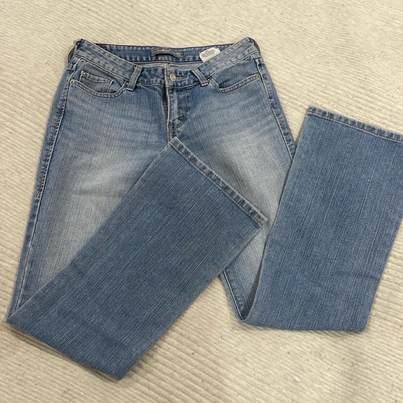 Levi 553 - Picture 2 of 5